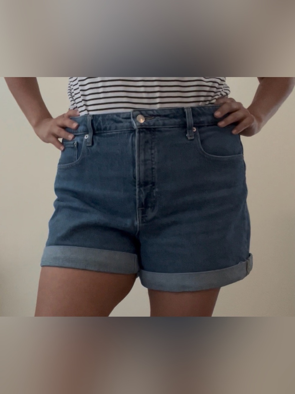High-Rise Rolled Hem Women's Denim Shorts in Medium Blue